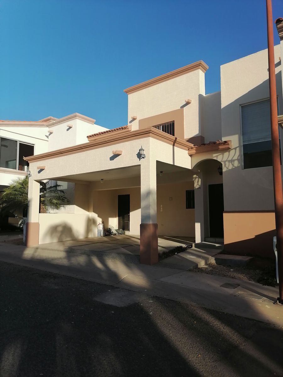 2 de 20: FACHADA PRINCIPAL