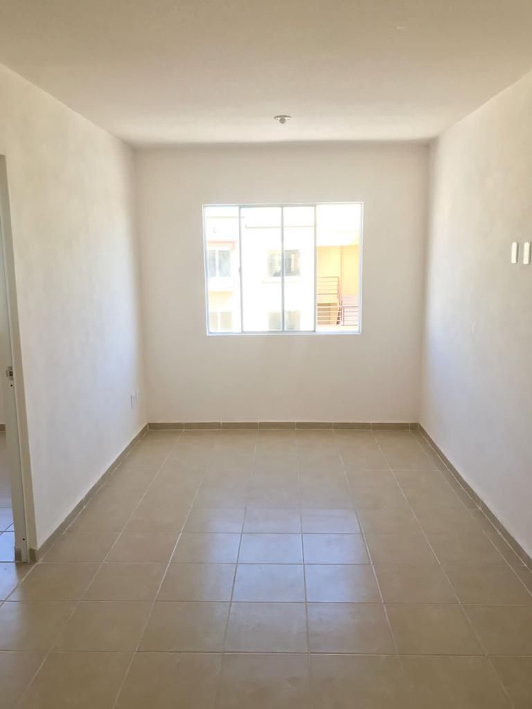 2 of 8: Sala / comedor