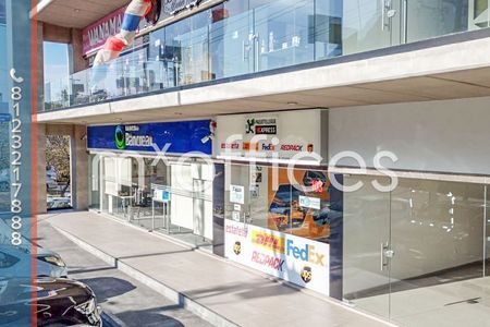 Renta local comercial en 2do. Piso de  m2 zona Cumbres Paseo de los  Leones | EasyBroker