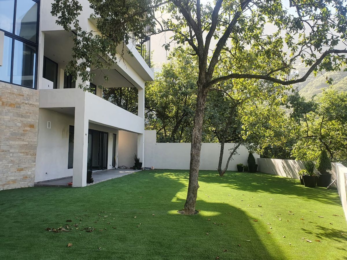 CASA EN VENTA COLINAS DE SAN ANGEL SAN PEDRO