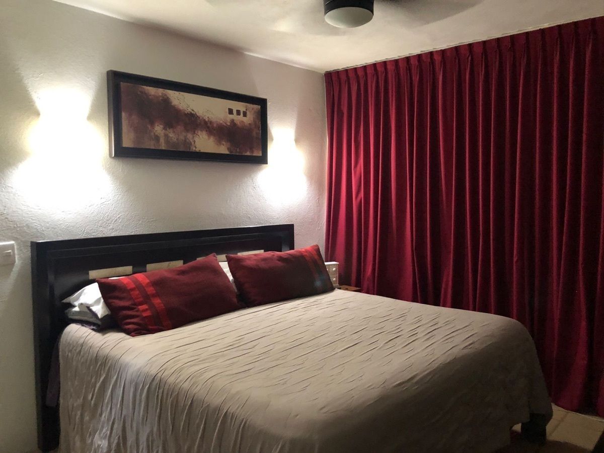 3 de 14: Recámara principal con vestidor y baño 