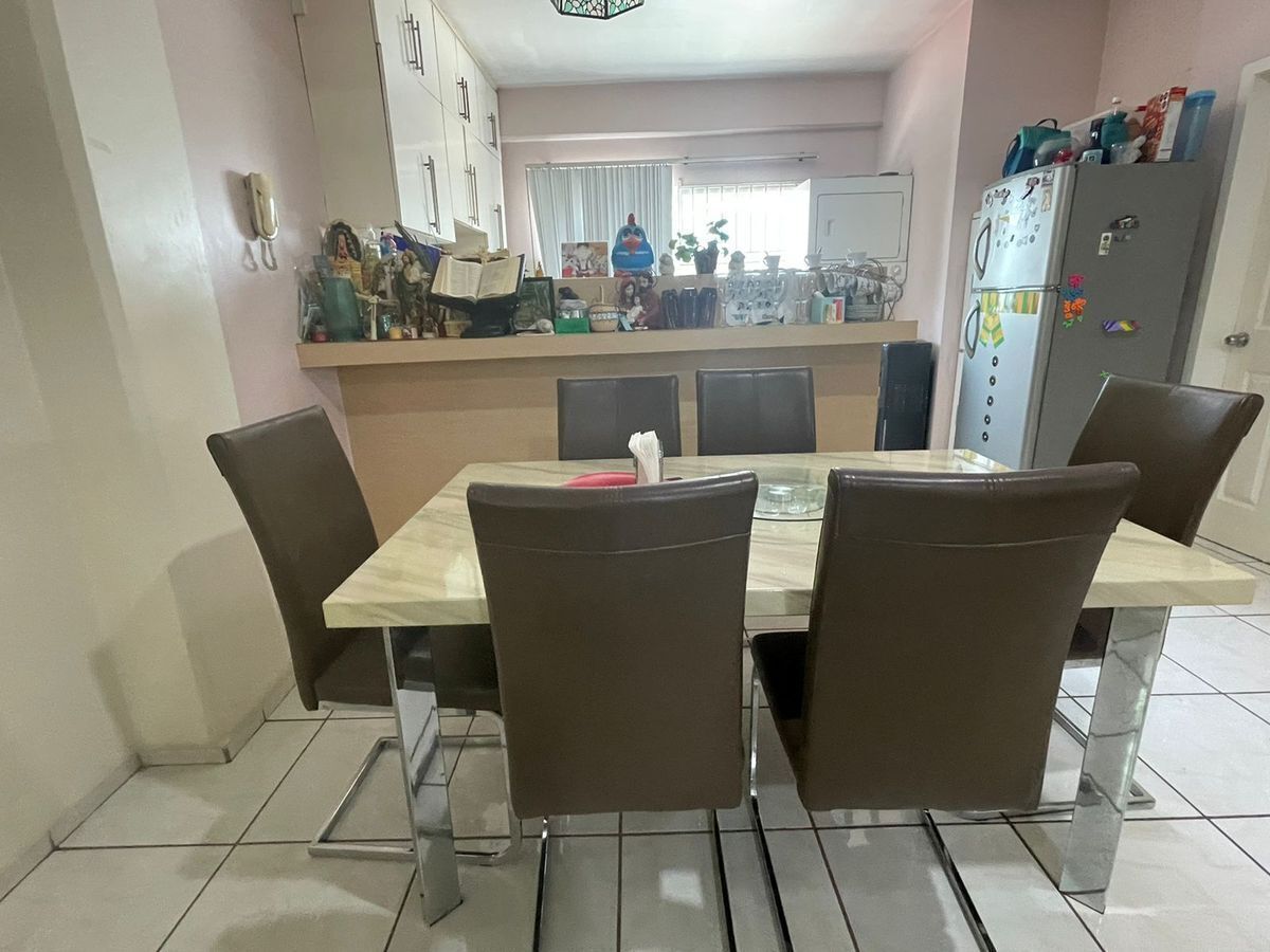 2 de 10: Comedor 