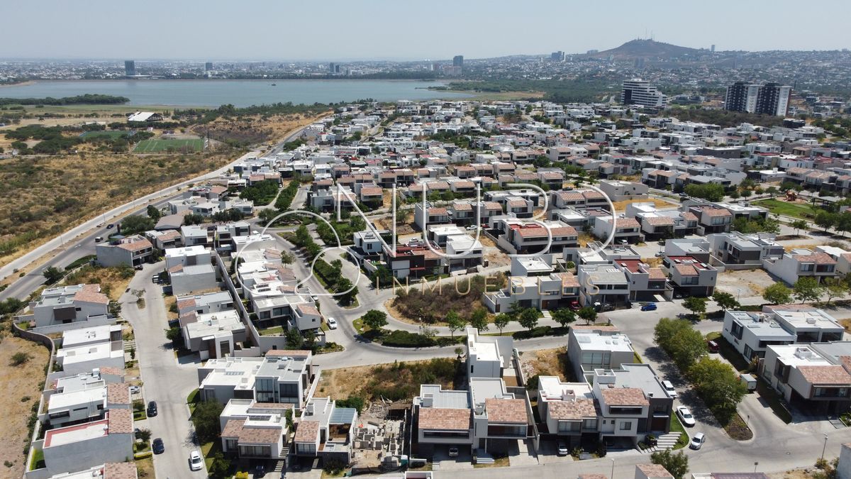 2 de 5: LOMAS DEL MOLINO 2