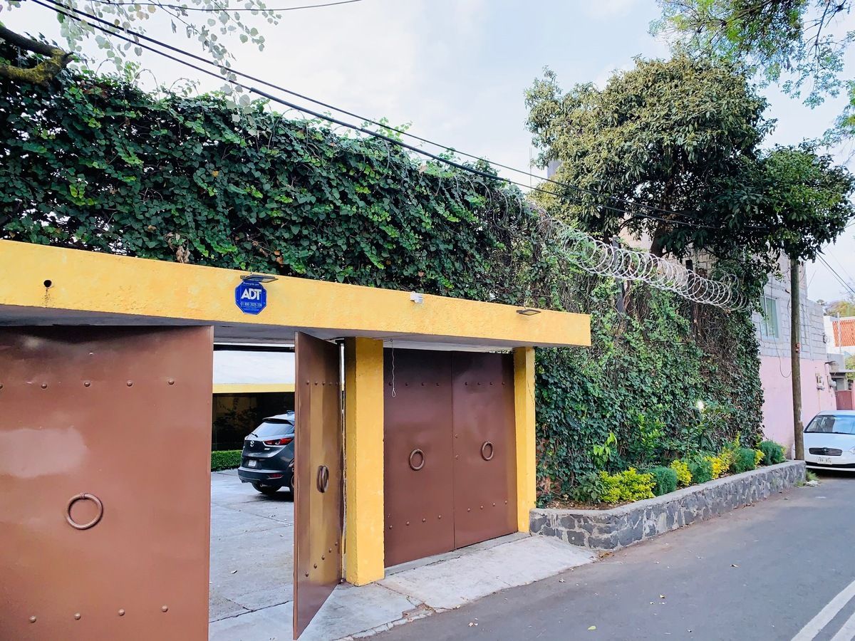 43 of 43: ENTRADA ESTACIONAMIENTO