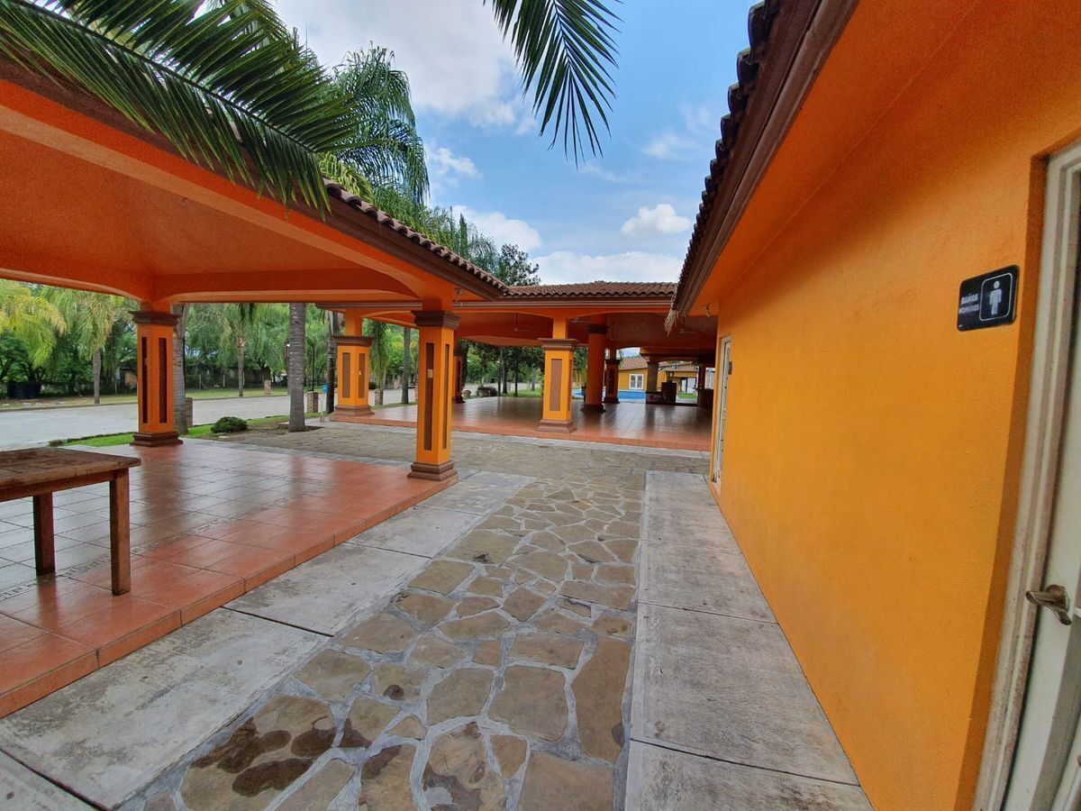 20 de 30: Baño de palapas