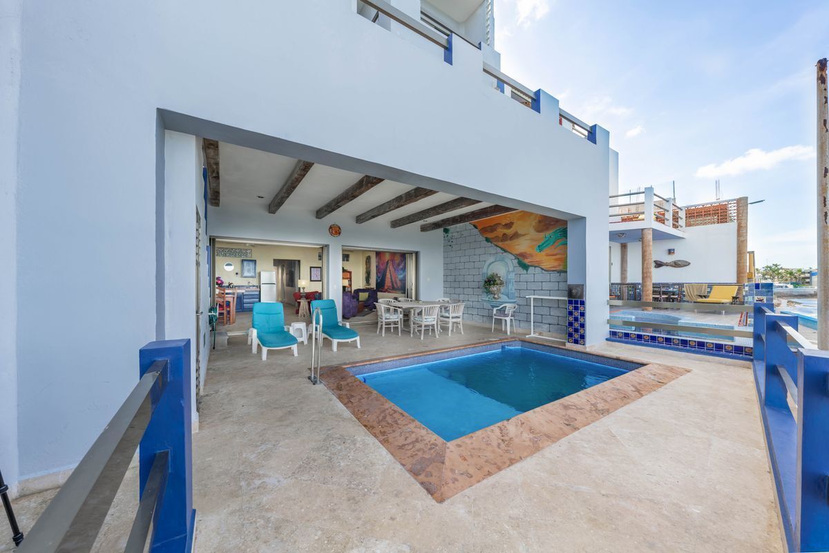 2 de 45: Very few oceanfront private villas with a pool in El Centro