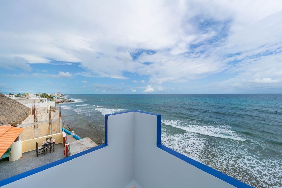41 de 45: L4 Rooftop Patio with 360 views of Isla Mujeres