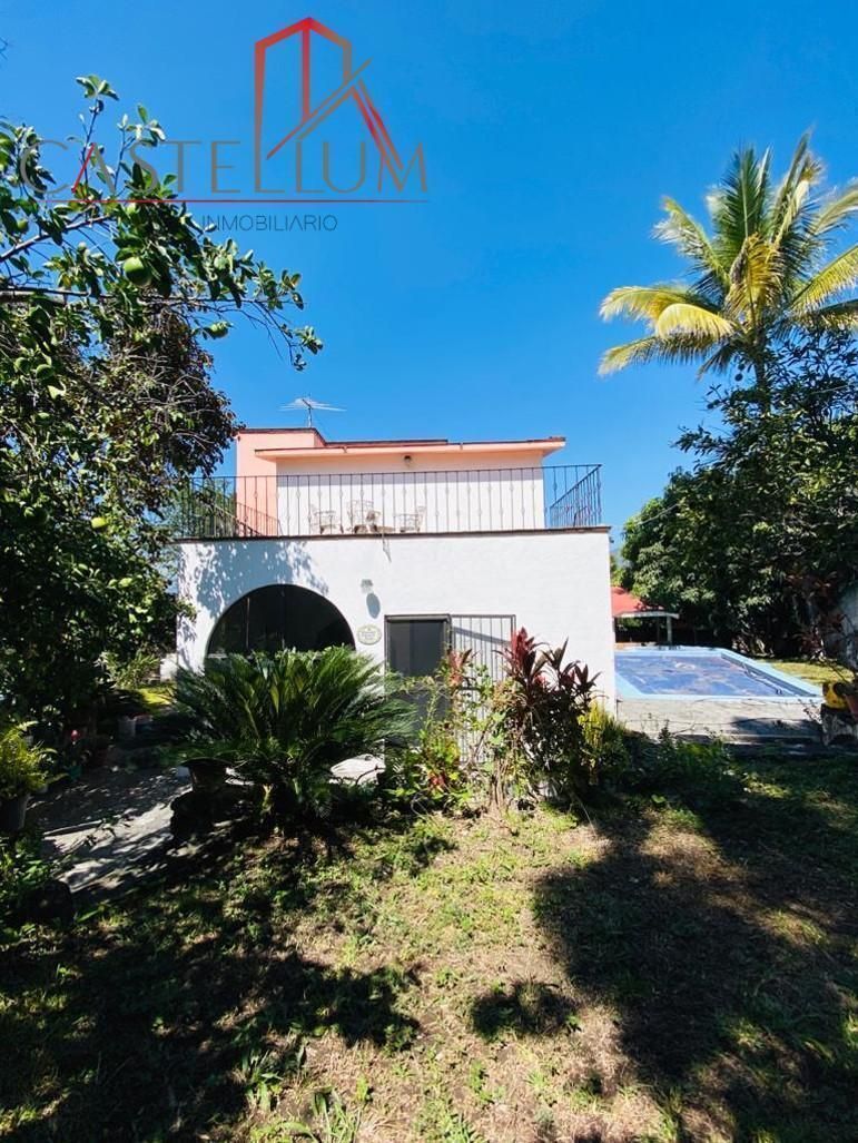 Casa en venta en Miacatlan, jardín con alberca