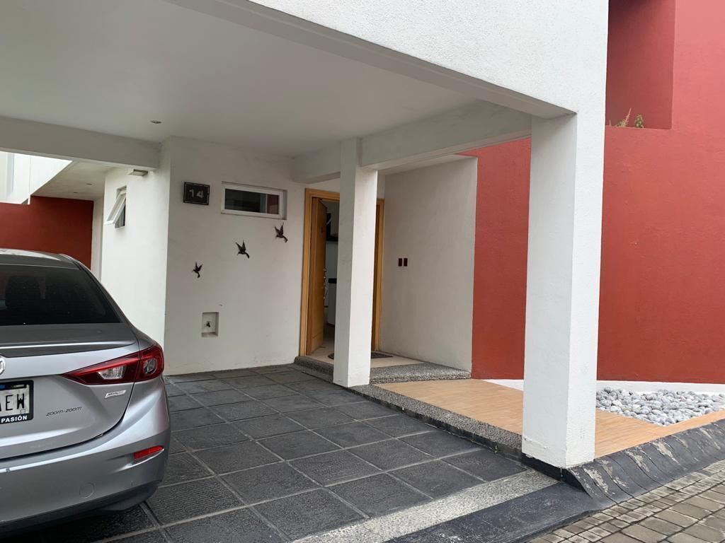 4 de 40: Estacionamiento