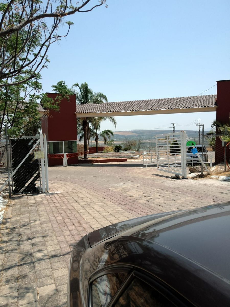 Entrada (dentro del fraccionamiento)