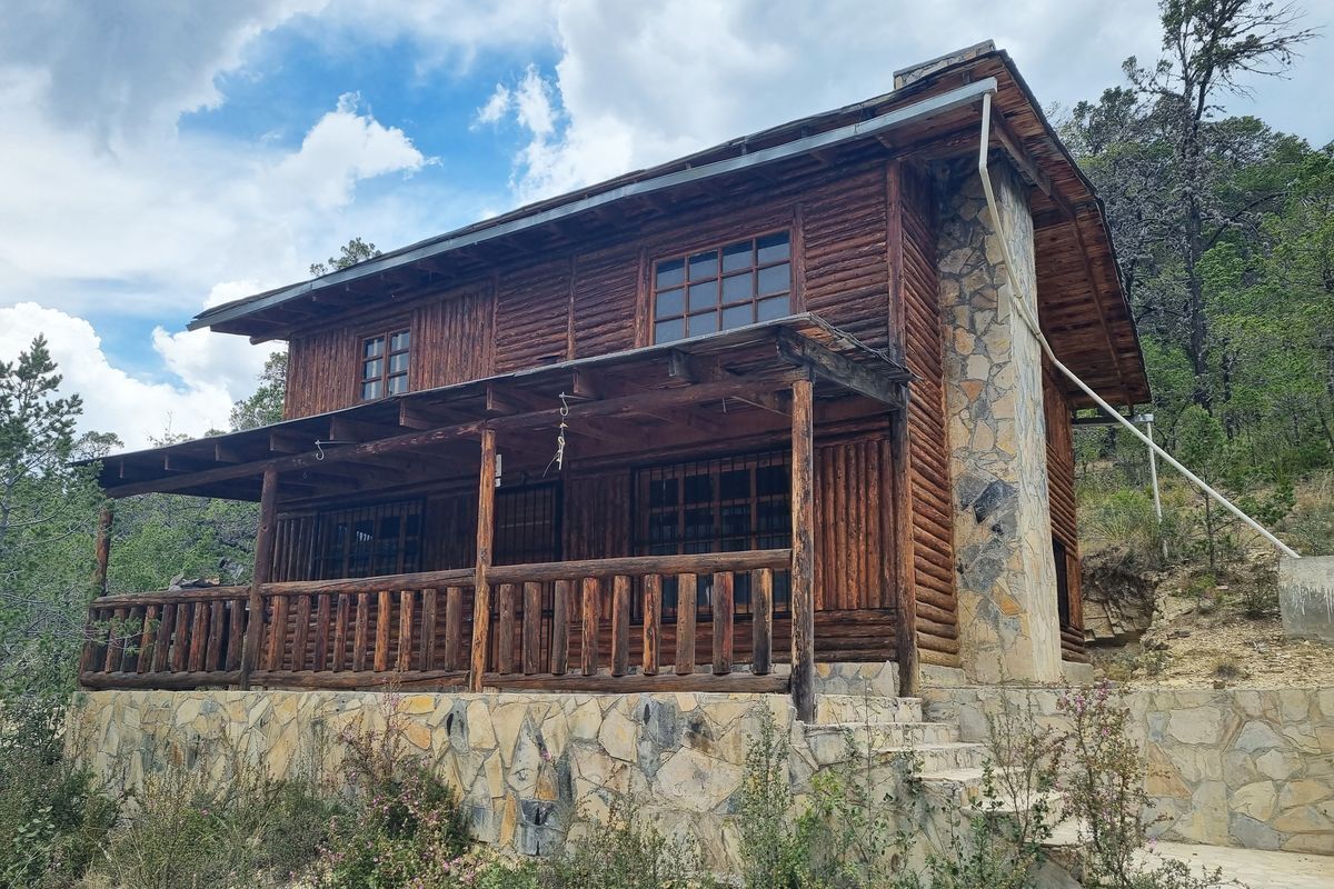 Cabaña en VENTA con amplio terreno en Santa Rita, Arteaga Coah