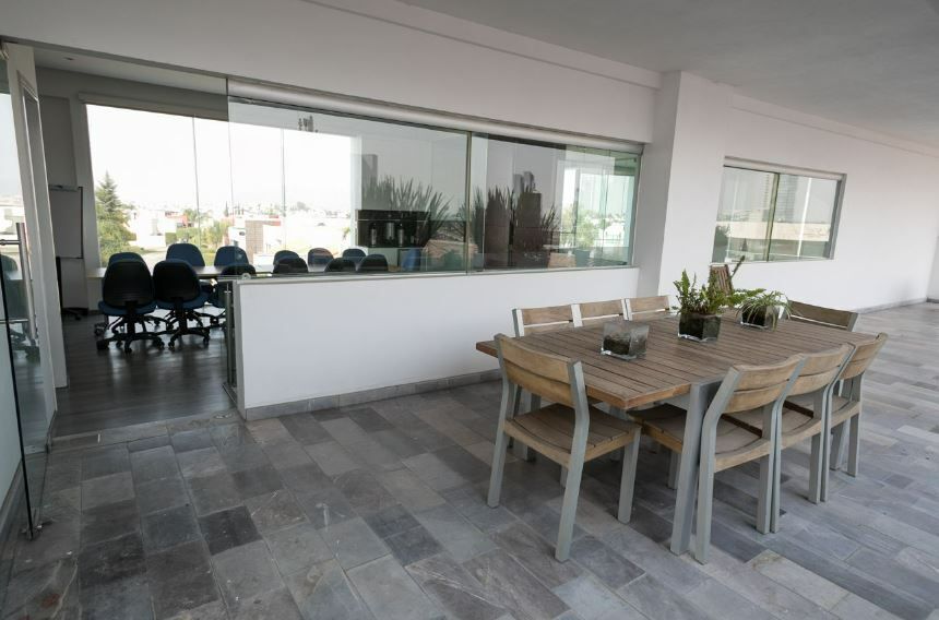 15 de 17: Terraza en 2do Nivel (1)