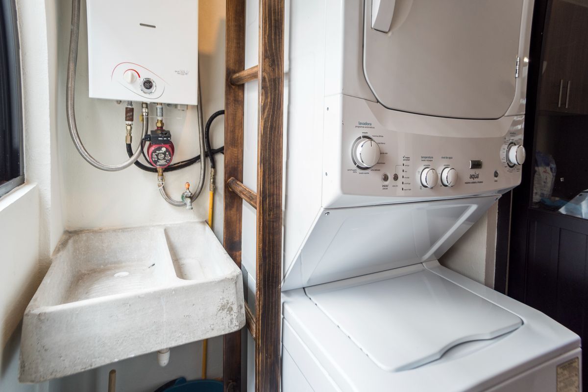 10 de 16: Laundry room 