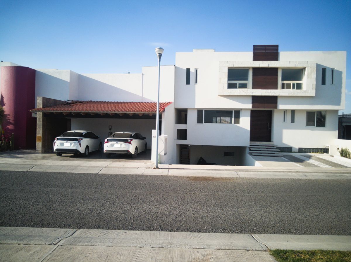 SE VENDE CASA EN MISIÓN SAN JERÓNIMO VI