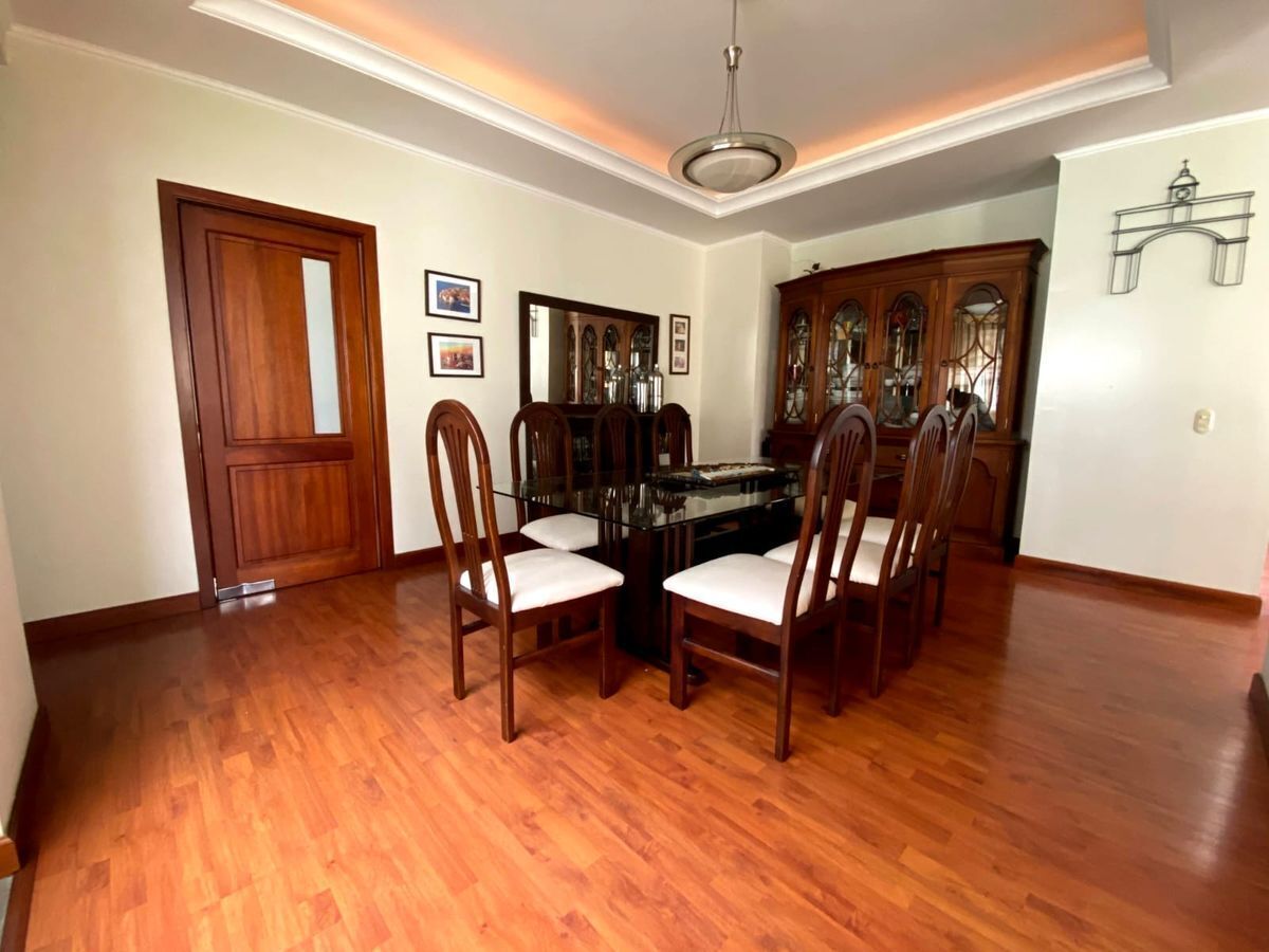3 de 12: comedor