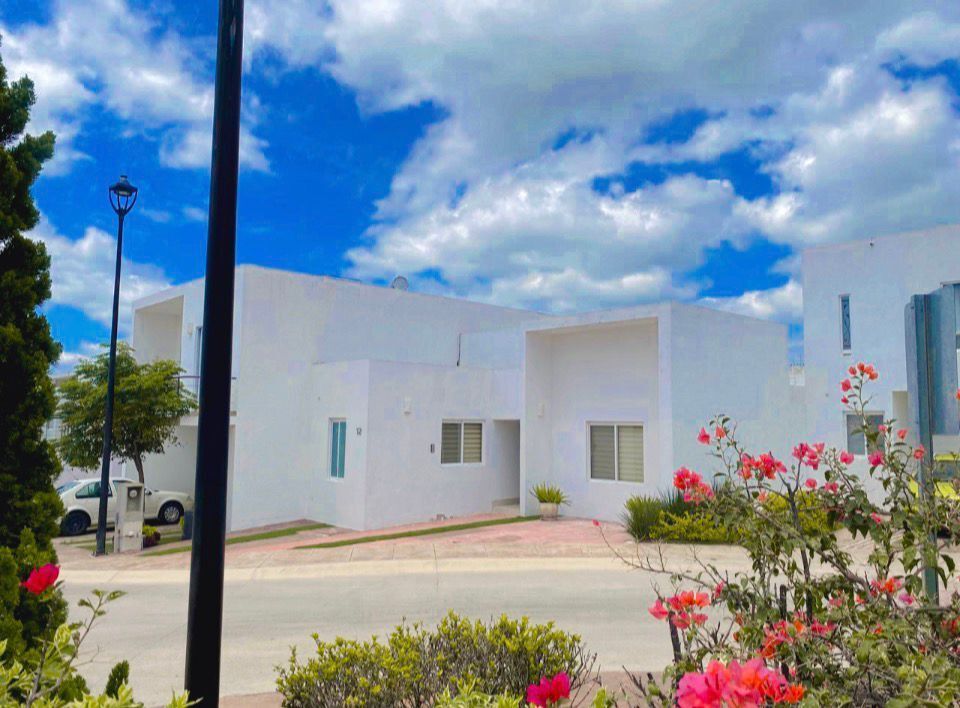 CASA AMUEBLADA EN RENTA EN PRIVADA TIRIO GTO., foto 1 de 21
