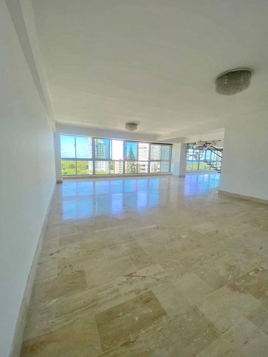AMPLIO PENTHOUSE A LA VENTA CON SEIS PARQUEOS EN LOS CACICAZGOS, foto 1 de 10