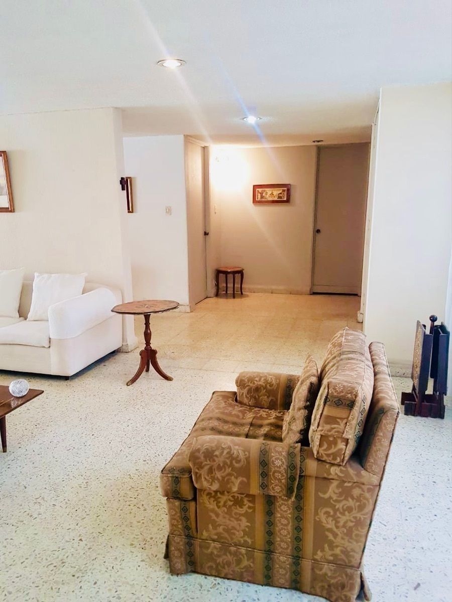 5 de 27: Amplia estancia para sala y comedor
