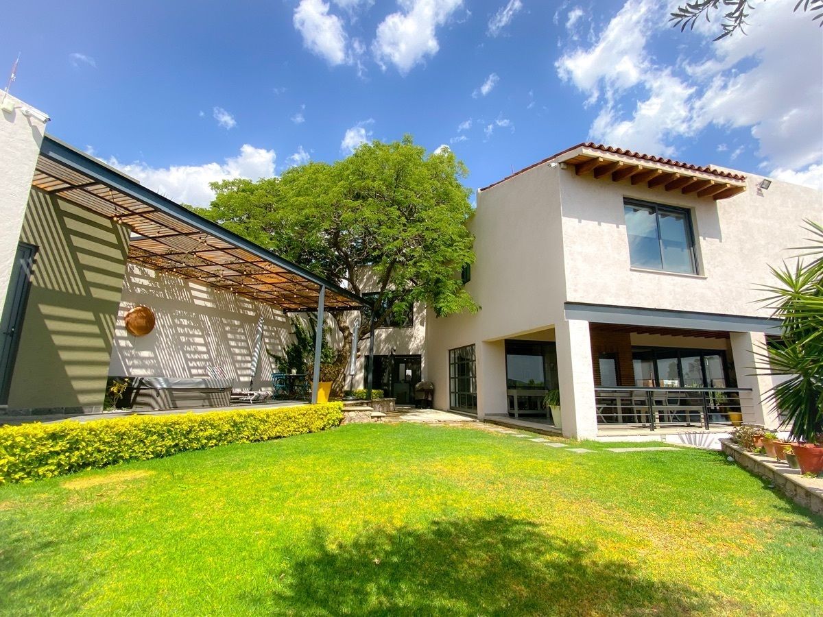 Casa en VENTA residencial en Marfil estilo mexicano contemporáneo en  Guanajuato