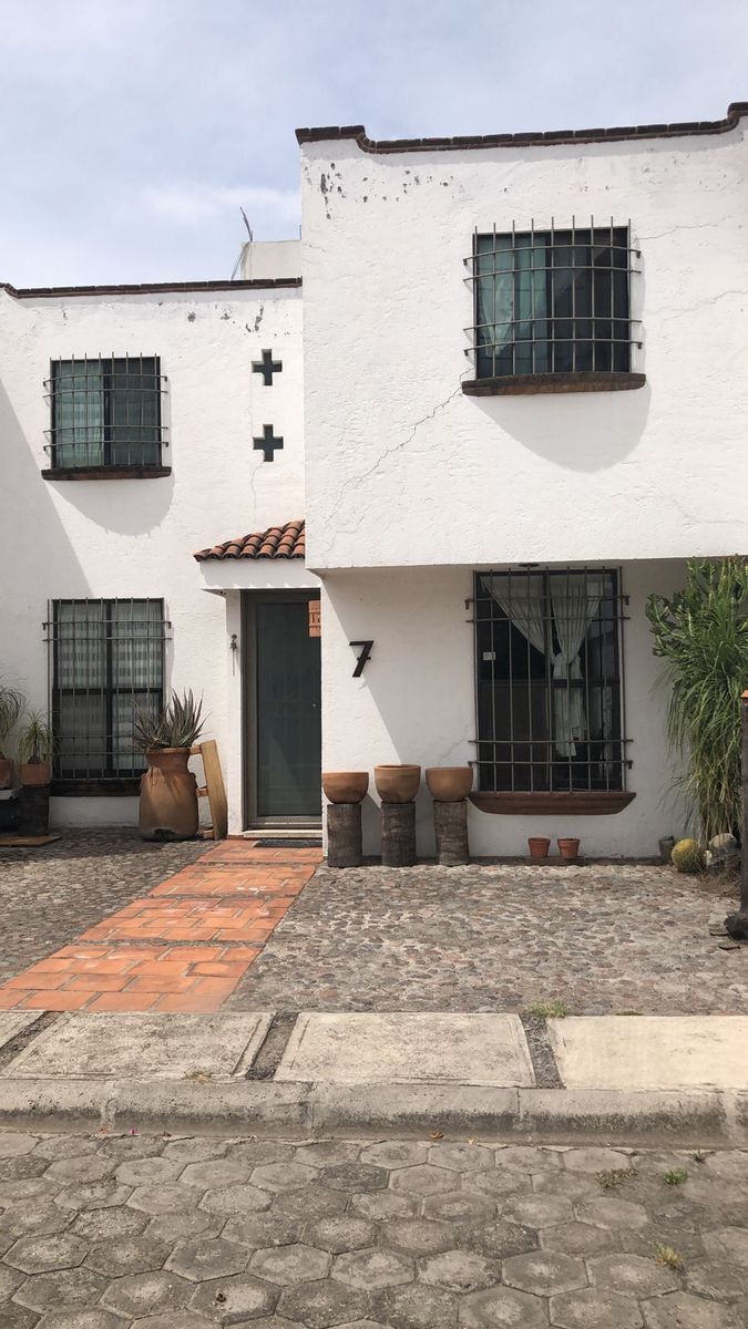 Casa en venta Puebla Camino Real a Cholula recámara en planta baja con baño