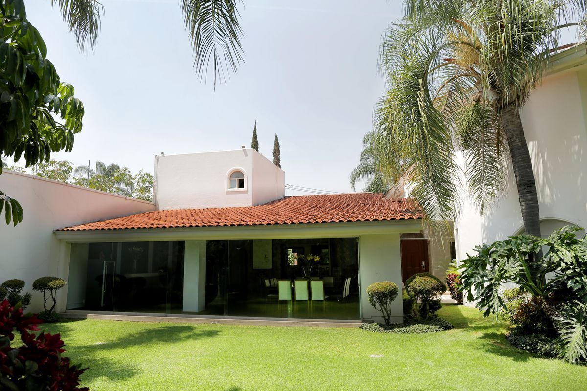 22 de 32: JARDIN AMPLIO CON TERRAZA