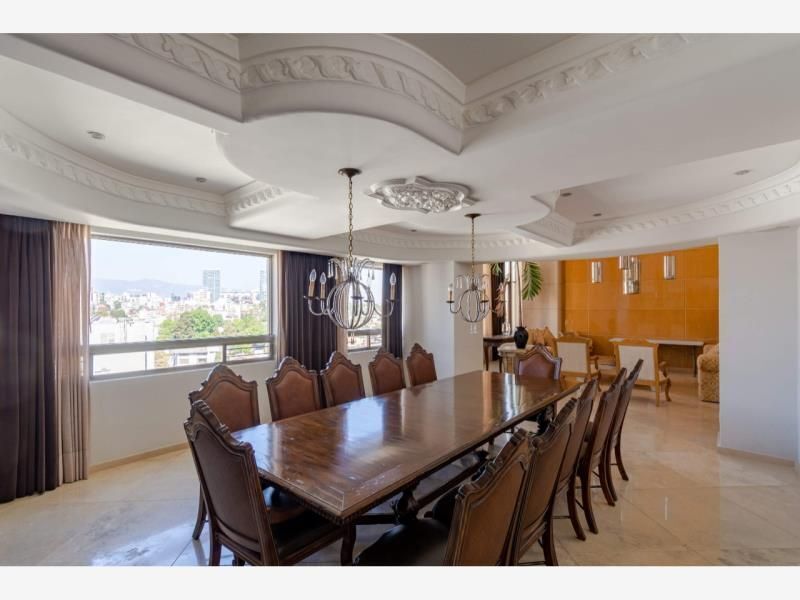 106, Privada de Tamarindos, Bosques de las Lomas, 05120 con 3 Recámaras, 4 Baños, 471 Metros Cuadrados y 2 Puestos de Estacionamiento 106, Privada de Tamarindos, Bosques de las Lomas, 05120 con 3 Recámaras, 4 Baños, 471 Metros Cuadrados y 2 Puestos de Estacionamiento