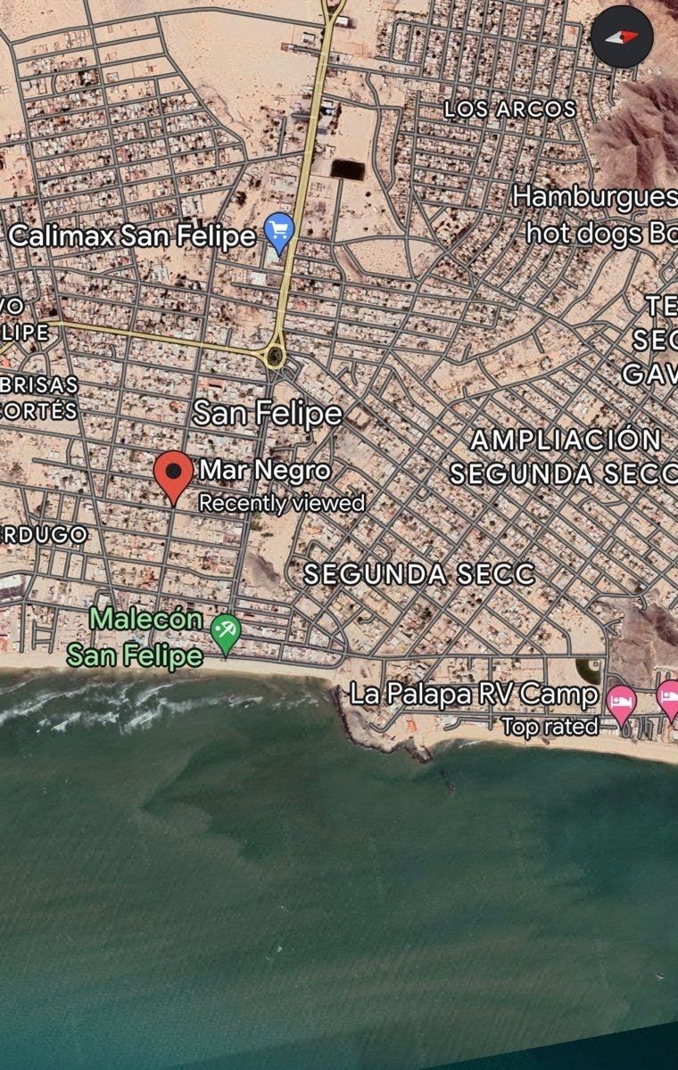 Se Vende Terreno con 4 Departamentos y Construccion de Local Comercial