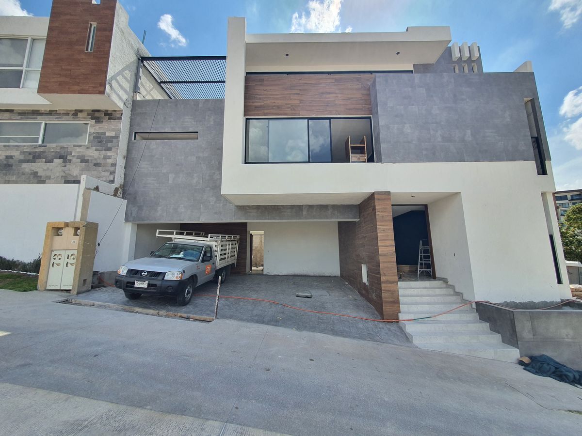 Villandares: casa en venta zona pedregal san luis potosi | the park