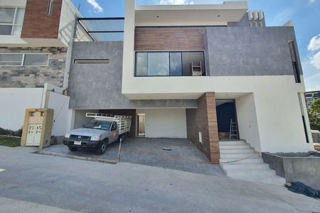 Villandares: casa en venta zona pedregal san luis potosi | the park