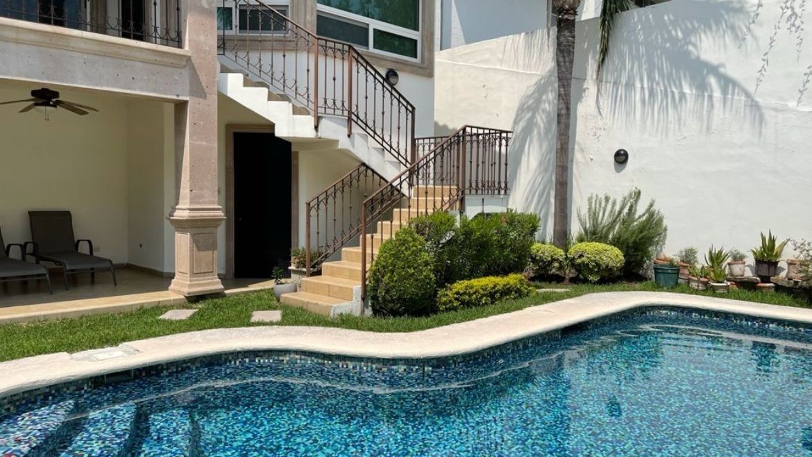 Casa en venta en Sierra Alta con alberca, Monterrey, N.L.