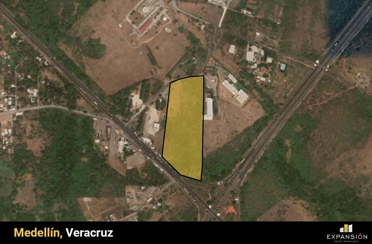 Macrolote ideal para fabricas, bodegas o granjas en carretera federal Veracruz