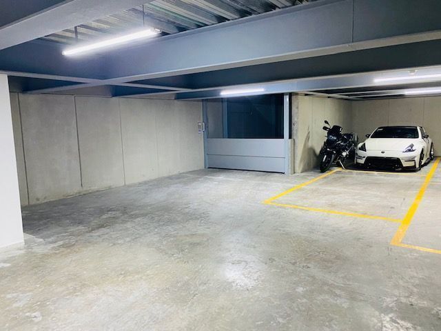 33 of 42: ESTACIONAMIENTO ELEVADOR