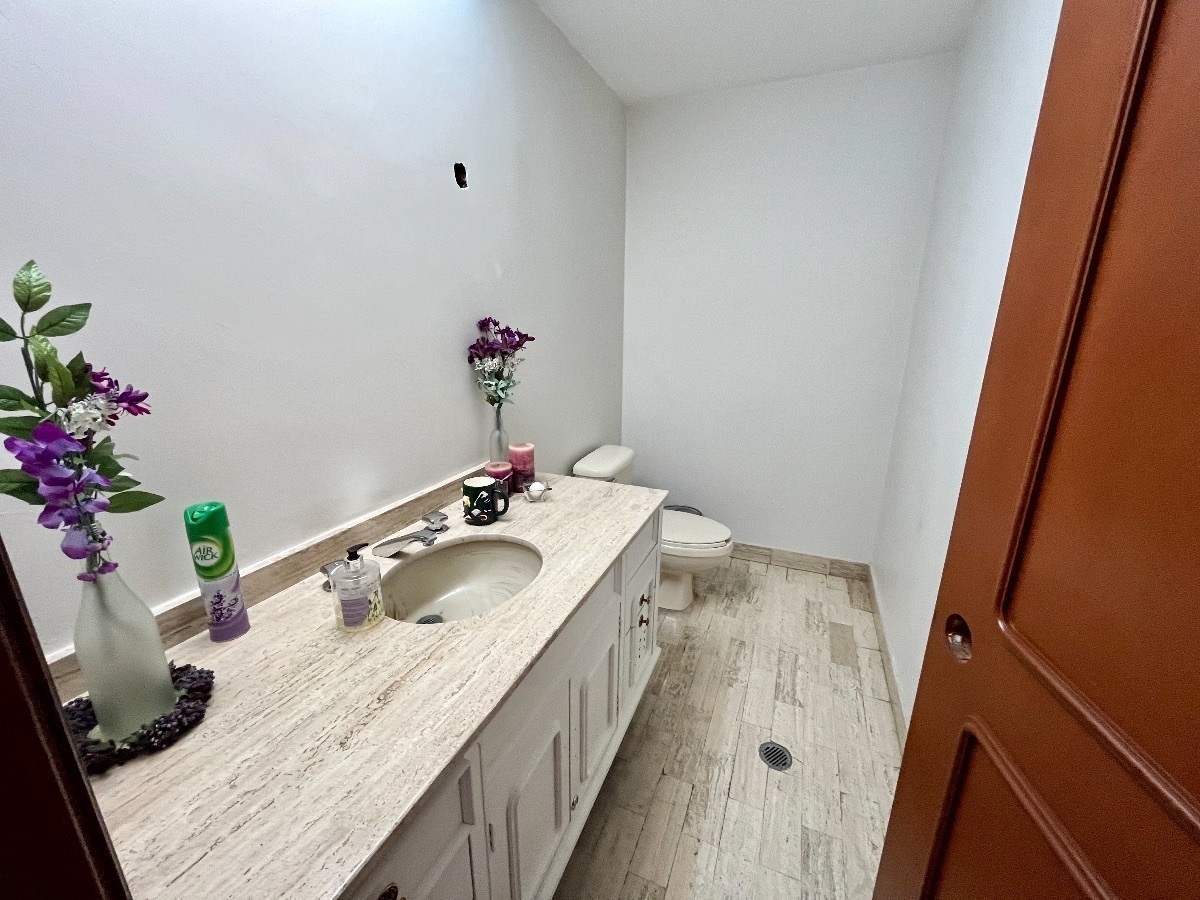 15 de 40: Medio baño visitas