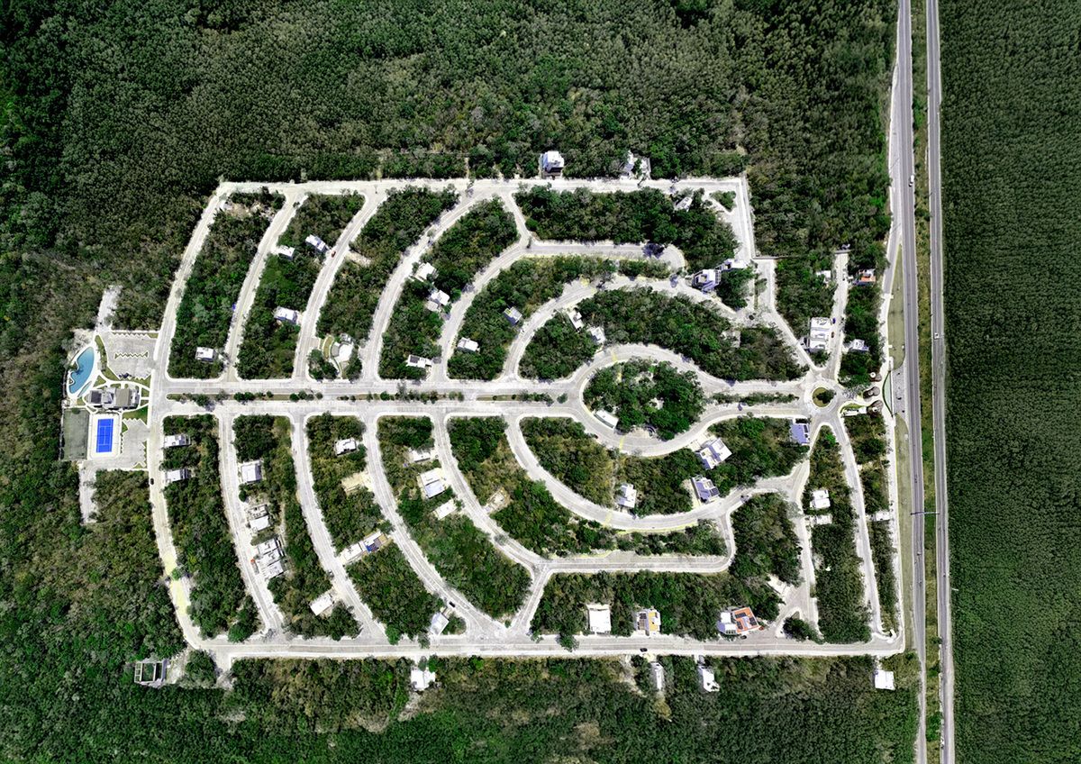 28 de 44: Aerial view of Aldea Umm