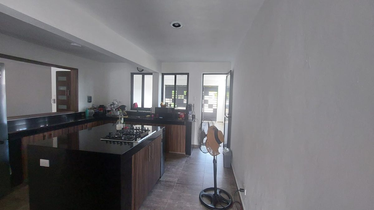 4 of 19: Cocina