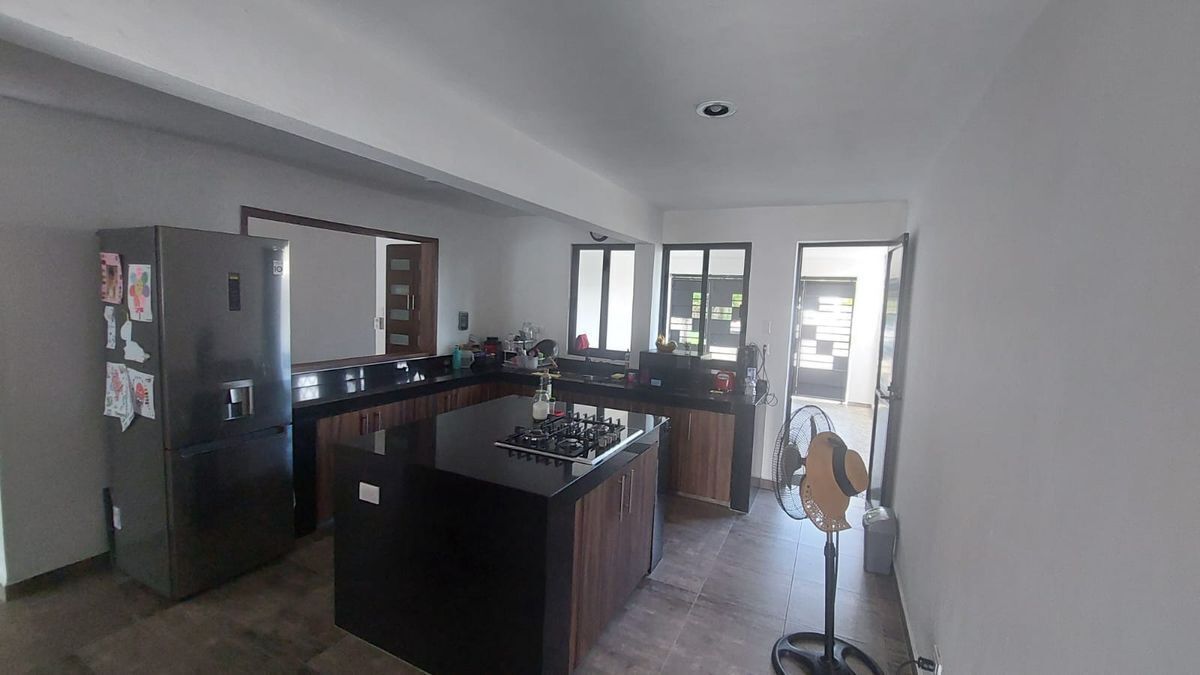 5 of 19: Cocina