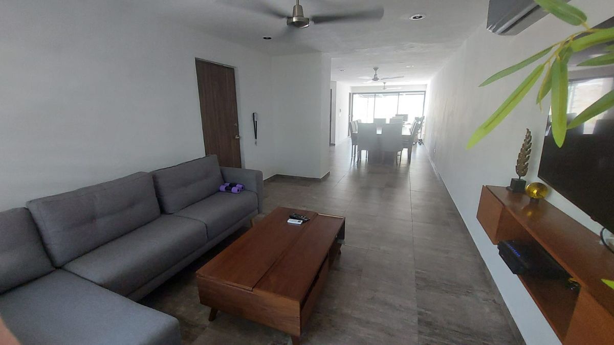 2 of 19: Sala