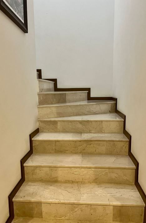 12 de 21: Acceso a planta alta