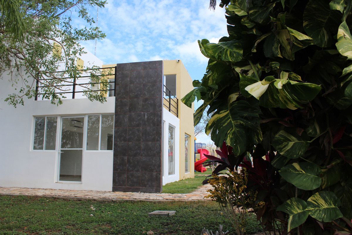 21 de 24: Fachada casa condominio en venta Conkal Mérida