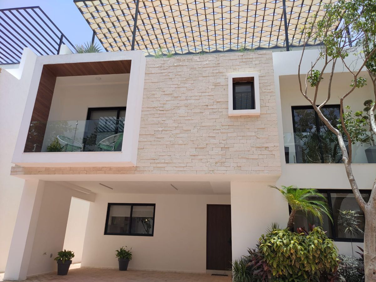 4 de 46: Casa condominio en venta Temozón Norte Mérida