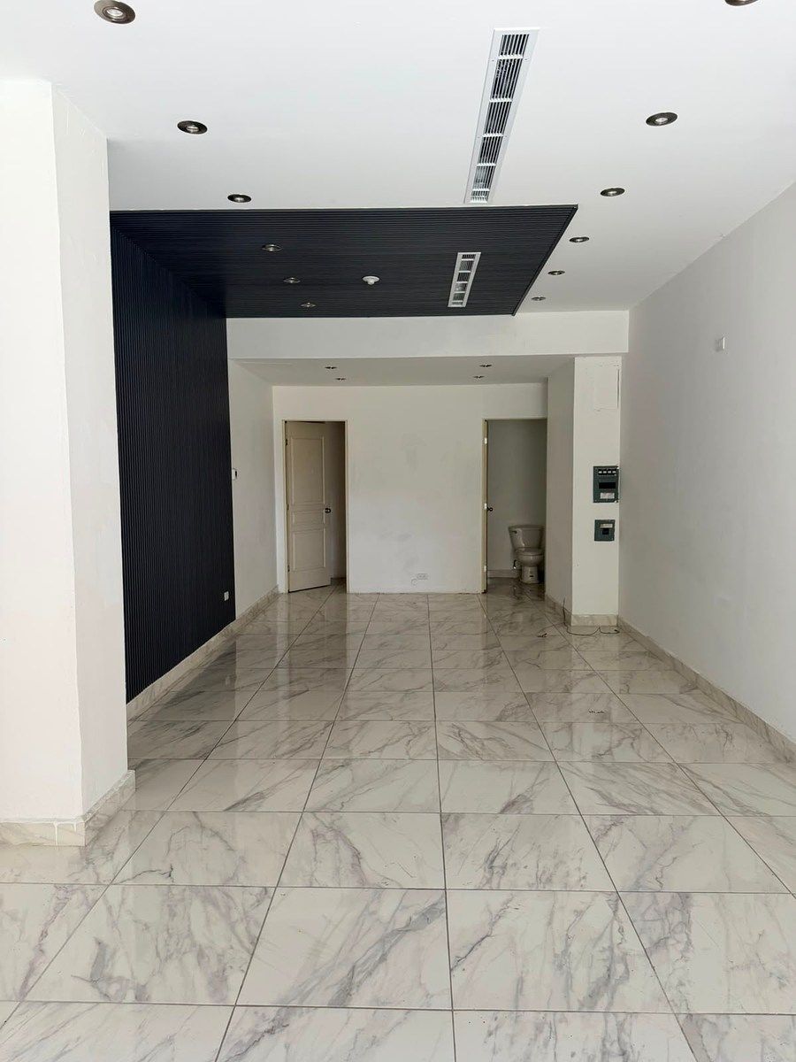 Local comercial en Del Valle, San Pedro Garza García, foto 4 de 11
