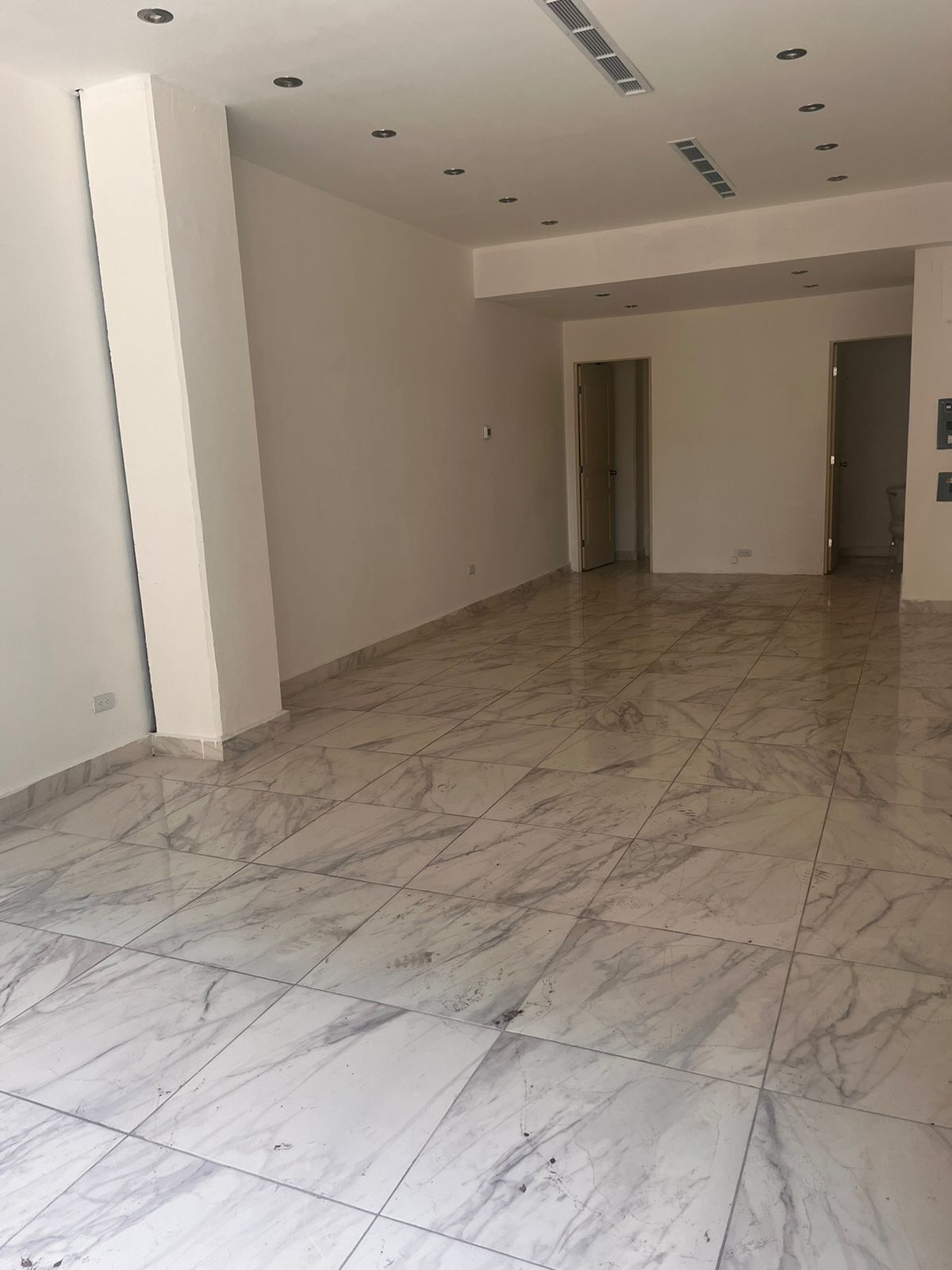 2 de 13: local comercial en renta plaza xo calzada del valle san pedr