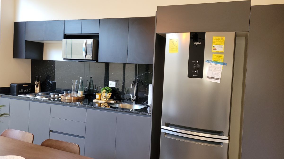 4 of 16: Cocina equipada