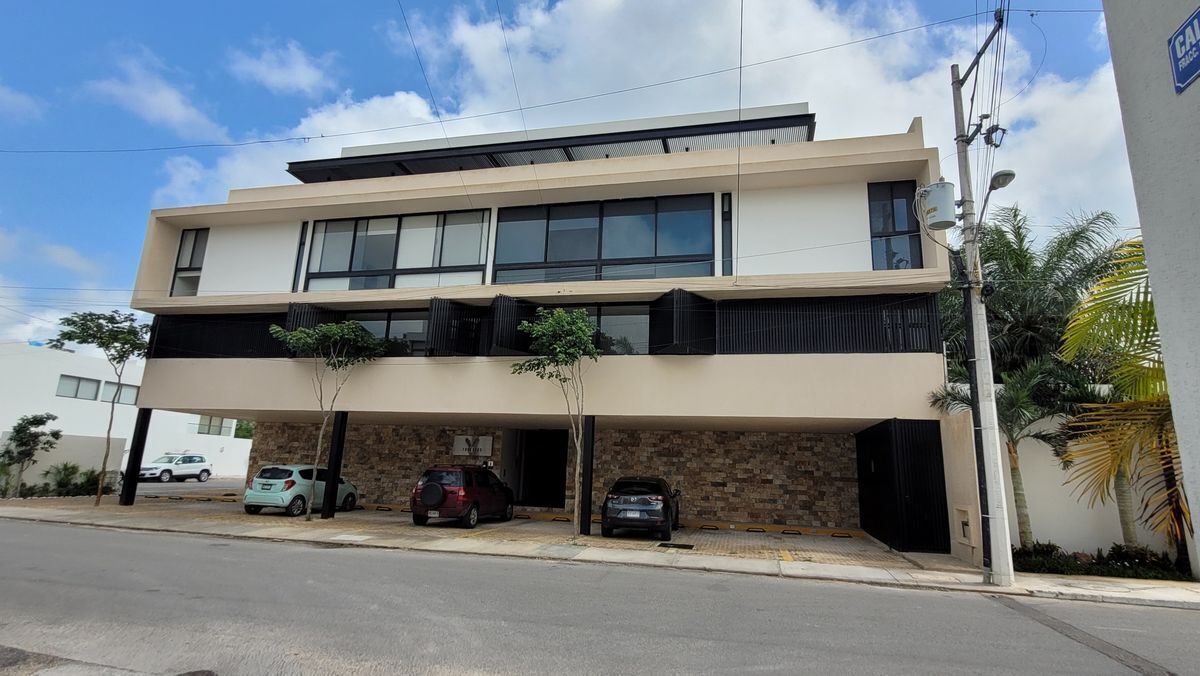 2 of 16: Fachada Exterior