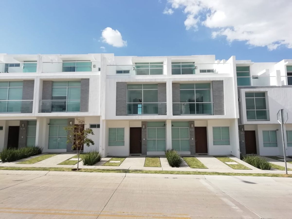 6 casas en venta en Avenida paseo natura, Zapopan, Jalisco -  