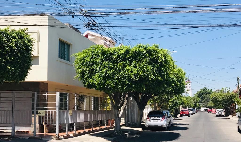 2 de 34: Calle Hernando Alvarado