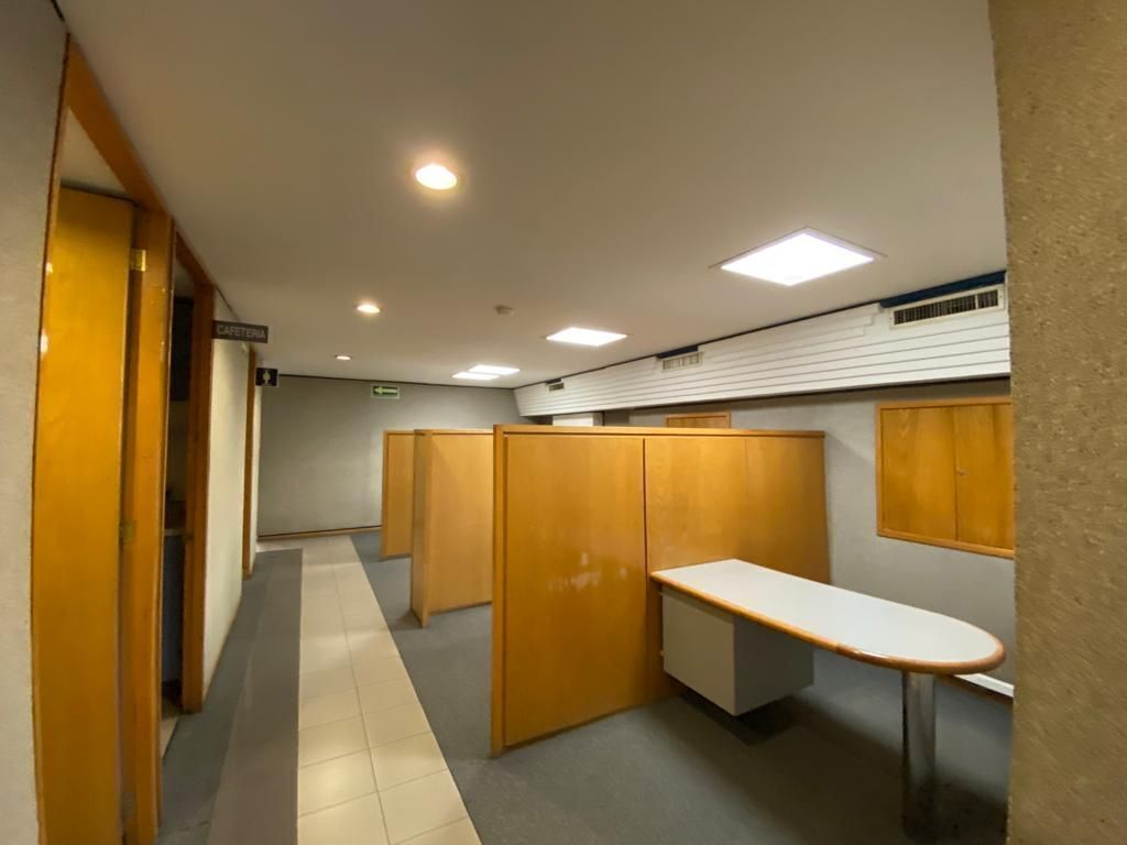 15 de 22: Espacio de caballerizas de trabajo