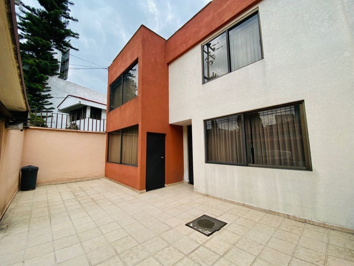 CASA EN VENTA DE 3 RECAMARAS, CON USO DE SUELO AMPLIO EN COPILCO UNIVERSIDAD .