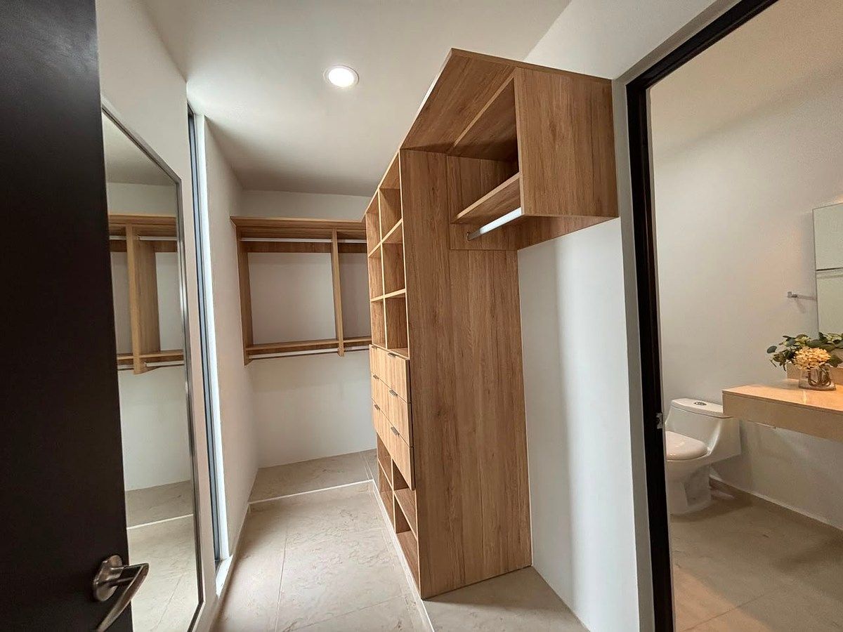 Closet Vestidor, Recámara Principal, foto 12 de 27