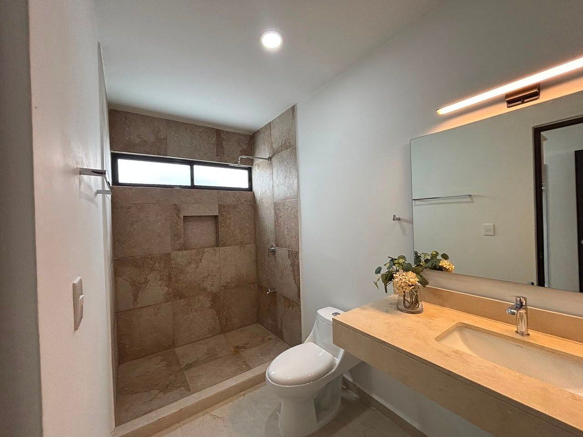 Baño, Recámara Principal, foto 13 de 27